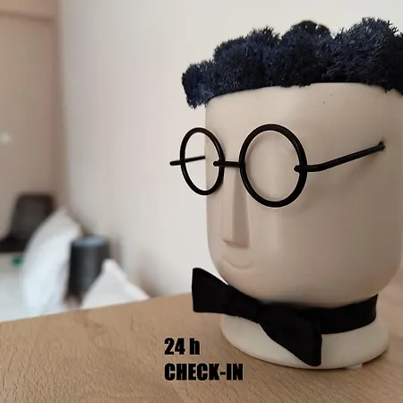 Ten's - Spatios Si Linistit Appartement