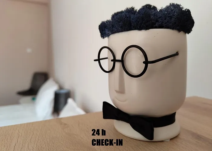 Ten's - Spatios Si Linistit 아파트